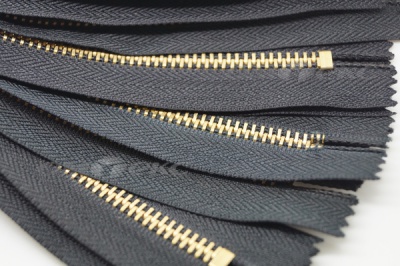 14см молнии джинсовые М-4002, F322 черный авт. т4 золото - купить в Сарапуле. Цена: 28.05 руб.